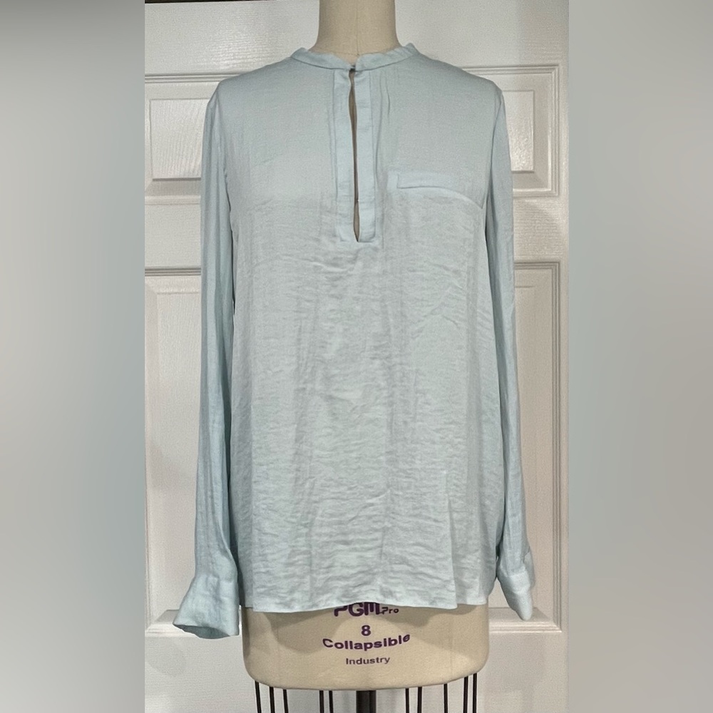 Zara light blue blouse with keyhole neck, and a crinkle texture fabric, sz L